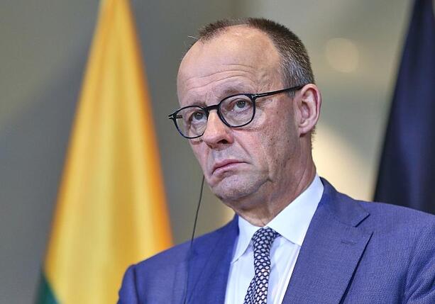 Bild vergr&ouml;&szlig;ern: Merz will in Golf-Staaten auch über Menschenrechte sprechen