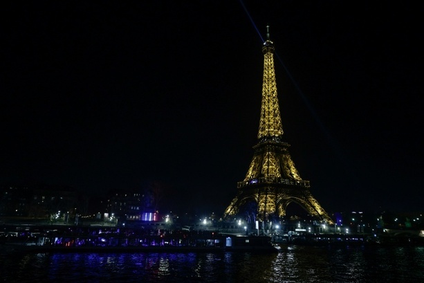 Bild vergr&ouml;&szlig;ern: Einbrecher stehlen chinesischem Abgeordneten in Paris Schmuck im Millionenwert