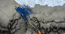 Prozess gegen italienische Beamte wegen Bootsunglück mit 94 toten Migranten begonnen