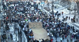 Tausende protestieren in Minneapolis gegen hartes Vorgehen der US-Einwanderungsbehörde