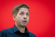 Kevin Kühnert: 800 Euro Pension für vier Jahre im Parlament viel zu viel