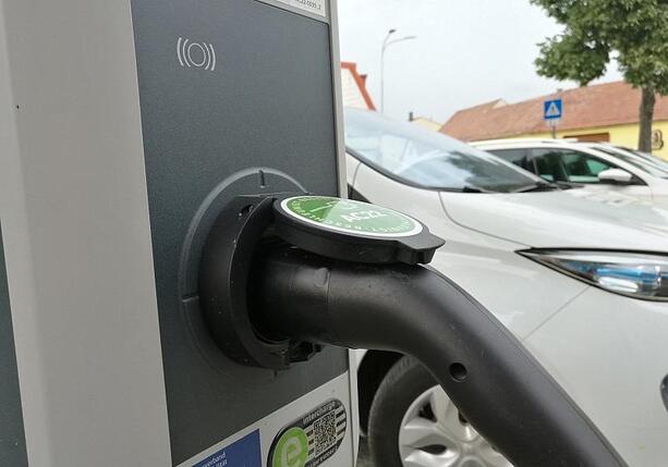 Bild vergr&ouml;&szlig;ern: SPD erwägt Zulassungsstopp für bestimmte E-Auto-Hersteller