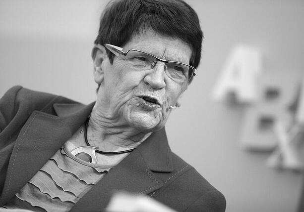 Bild vergr&ouml;&szlig;ern: Merz würdigt Süssmuth als große Politikerin