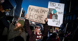 Von US-Behörden inhaftierter Fünfjähriger und sein Vater wieder zu Hause