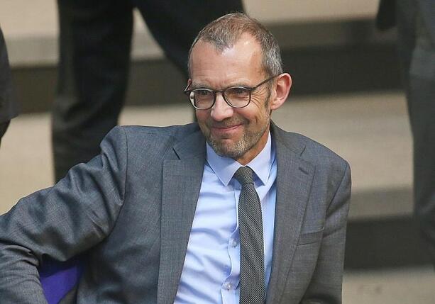 Bild vergr&ouml;&szlig;ern: Röwekamp offen für europäischen Atomschutzschirm