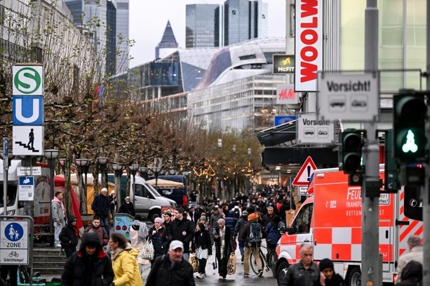 Bild vergr&ouml;&szlig;ern: Umsatz im Einzelhandel 2025 etwas stärker gestiegen als erwartet