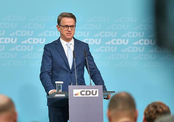 Bild vergr&ouml;&szlig;ern: CDU-Generalsekretär findet Zahnarzt-Vorschlag nicht zielführend