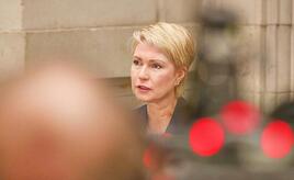 Schwesig: Privatisierung von Zahnarztkosten 