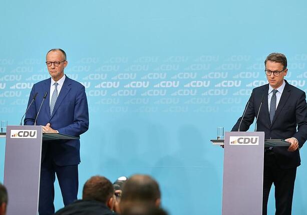 Bild vergr&ouml;&szlig;ern: Forsa: Union bleibt vor AfD