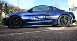 Frankreich: Schüler sticht mit Messer auf Kunstlehrerin ein