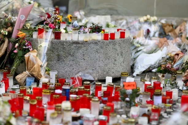 Bild vergr&ouml;&szlig;ern: Gemeinde Crans-Montana spendet über eine Million Euro für Opfer der Brandkatastrophe