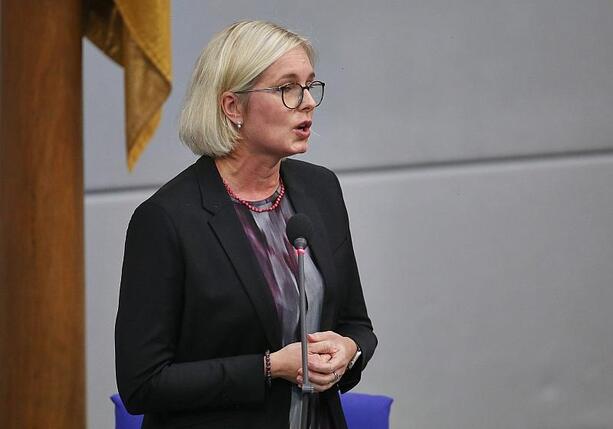 Bild vergr&ouml;&szlig;ern: Sportstaatsministerin spricht sich gegen Boykott der Fußball-WM aus