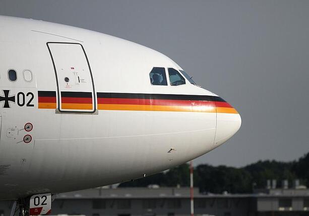 Bild vergr&ouml;&szlig;ern: SPD begrüßt Reise von Merz in die Golfregion