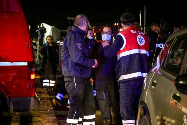 Bild vergr&ouml;&szlig;ern: Polizei: 14 Tote nach Zusammenstoß von Migrantenboot mit griechischer Küstenwache