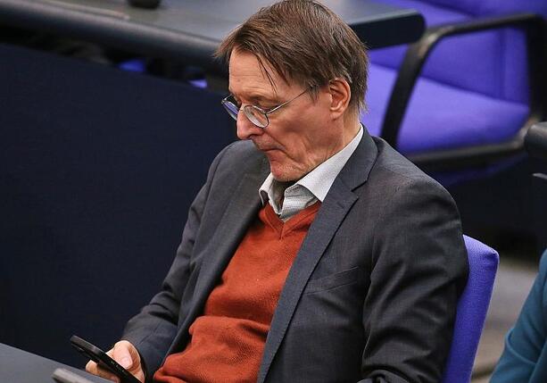 Bild vergr&ouml;&szlig;ern: Wartezeiten: Lauterbach fordert Termingarantie bei Fachärzten