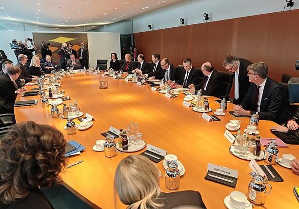 Bild vergr&ouml;&szlig;ern: Umfrage: Unternehmen stellen Regierung schlechtes Zeugnis aus