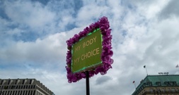 Nordrhein-westfälischer Arzt erzielt Teilerfolg mit Klage gegen Abtreibungsverbot