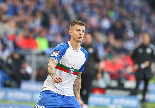 Bild vergr&ouml;&szlig;ern: 2. Bundesliga: Magdeburg gewinnt in Fürth - Remis bei NRW-Duell