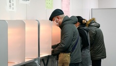 Vorgezogene Wahl in Japan begonnen - Sieg für Regierungschefin Takaichi erwartet