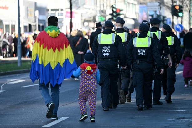 Bild vergr&ouml;&szlig;ern: Sicherheitskosten belasten Karnvalsvereine: Verband fordert staatliche Hilfen