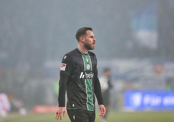 Bild vergr&ouml;&szlig;ern: 2. Bundesliga: Hannover schlägt Kiel