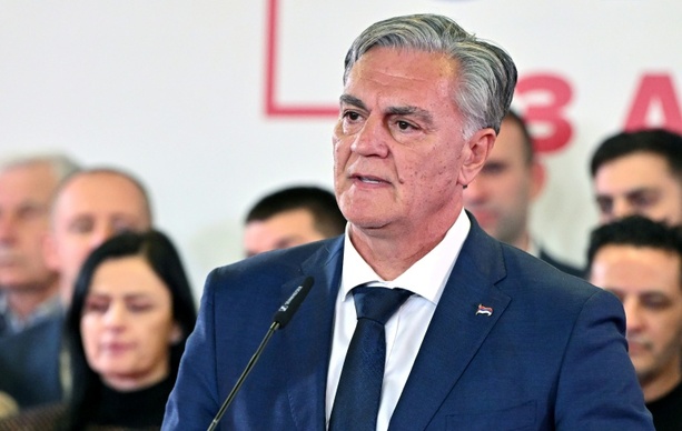 Bild vergr&ouml;&szlig;ern: Bosnien: Wiederholungswahl in serbischer Teilrepublik bestätigt Sieg von Dodik-Vertrautem