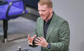 Klüssendorf kritisiert Altersanspruch von Abgeordneten als zu hoch