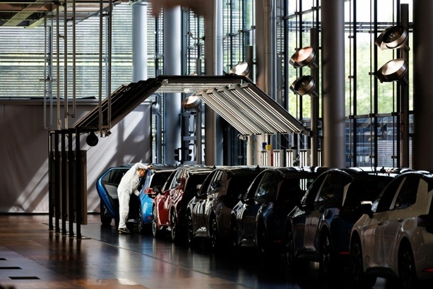 Bild vergr&ouml;&szlig;ern: Autoindustrie warnt vor Arbeitsplatzverlust in Deutschland - und fordert Reformen