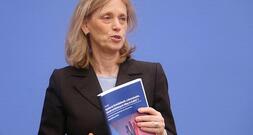 Prien sieht Gewalt als gesamtgesellschaftliches Phänomen