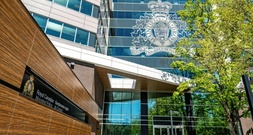 Polizei: Neun Tote bei Schusswaffenvorfall an Schule und Wohngebäude in Kanada