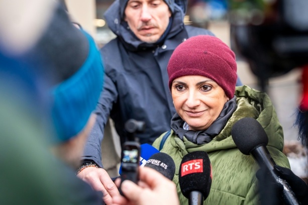 Bild vergr&ouml;&szlig;ern: Opfer-Anwälte befragen Barbetreiber nach Brandkatastrophe in Crans-Montana