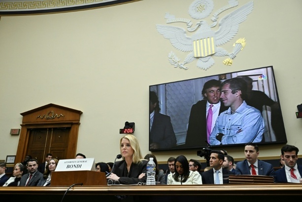 Bild vergr&ouml;&szlig;ern: Epstein-Akten: US-Justizministerin Bondi verteidigt Vorgehen gegen Vertuschungs-Vorwurf