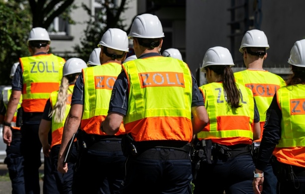 Bild vergr&ouml;&szlig;ern: Beamtenbund: Forderung nach Einzahlung in Rentenkasse ist populistischer Unfug