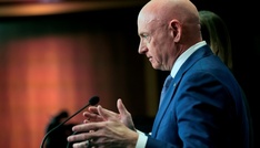 Nach Aufruf zur Befehlsverweigerung: US-Gericht stoppt Sanktionen gegen Senator Kelly