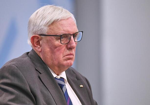 Bild vergr&ouml;&szlig;ern: Laumann drängt auf Pflegereform