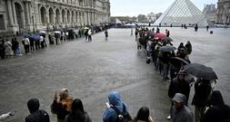 Zehn Millionen Euro Schaden: Massiver Ticketbetrug am Louvre aufgeflogen
