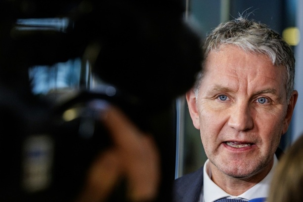 Bild vergr&ouml;&szlig;ern: Vor Kommunalwahl in Bayern: Gericht kippt Redeverbot für AfD-Politiker Höcke