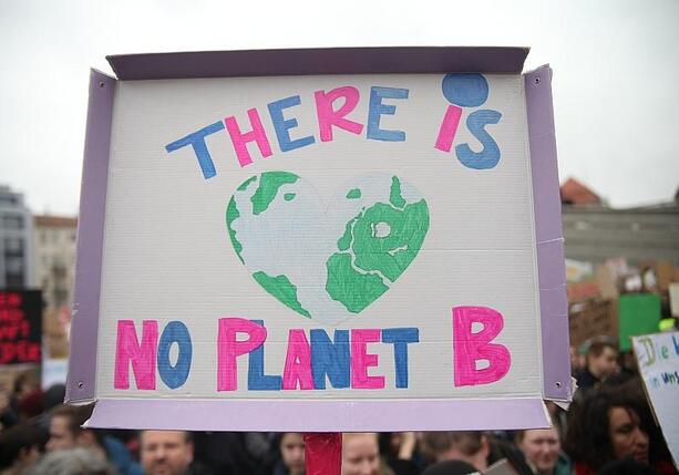 Bild vergr&ouml;&szlig;ern: Bundesregierung hält Klimakurs trotz US-Rückschritt fest