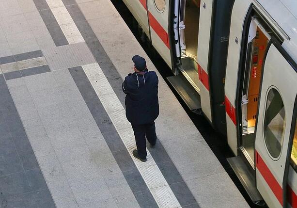 Bild vergr&ouml;&szlig;ern: Union begrüßt geplante Ausstattung von Zugbegleitern mit Bodycams