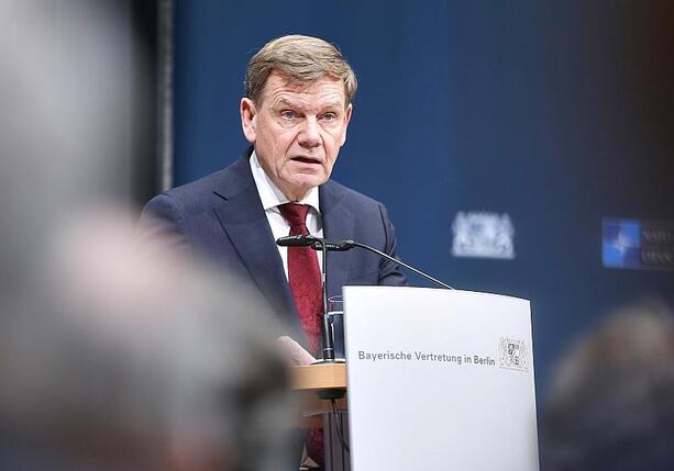 Bild vergr&ouml;&szlig;ern: Wadephul schließt weitere Russland-Sanktionen nicht aus