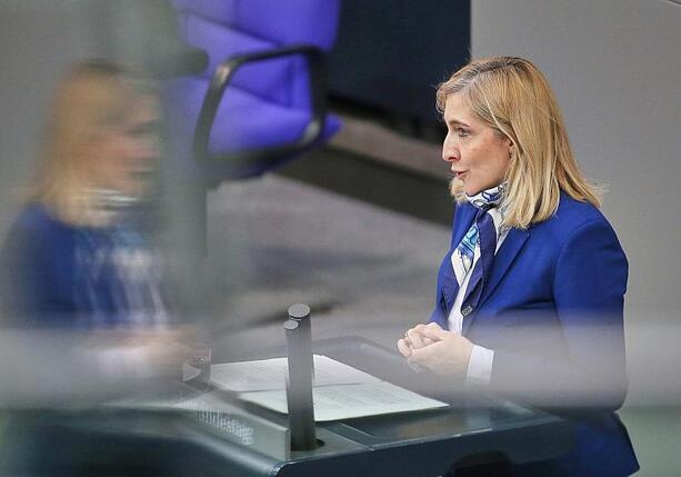 Bild vergr&ouml;&szlig;ern: Warken will mehr Geld für Pflegeheime