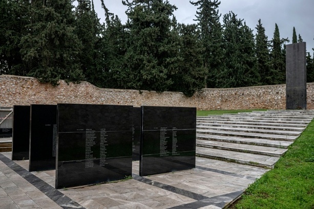 Bild vergr&ouml;&szlig;ern: Athen erhebt Anspruch auf bei Ebay aufgetauchte Fotos eines NS-Massakers