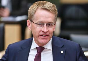 Günther will Social-Media-Verbot unter 16