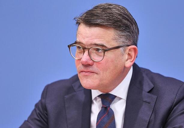 Bild vergr&ouml;&szlig;ern: Rhein mahnt CDU bei Reformdebatten zur Rücksicht auf Wahlkämpfer