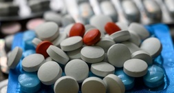 Pillen für Darknet und Schmutz in Labor: Apotheke in Rheinland-Pfalz muss schließen