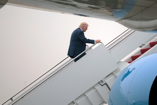 Bild vergr&ouml;&szlig;ern: Flughafen in Florida soll nach Trump benannt werden