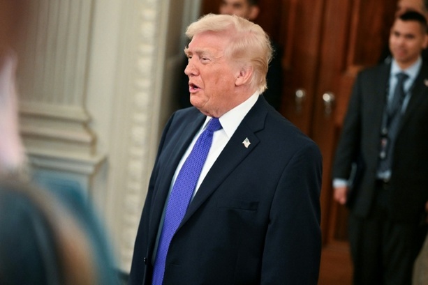 Bild vergr&ouml;&szlig;ern: Oberstes US-Gericht kippt Großteil von Trumps Zöllen