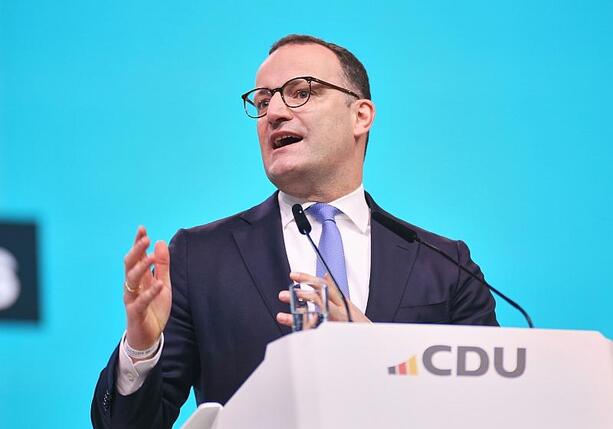 Bild vergr&ouml;&szlig;ern: Spahn lobt Regierungserfolge und mahnt zur Zuversicht