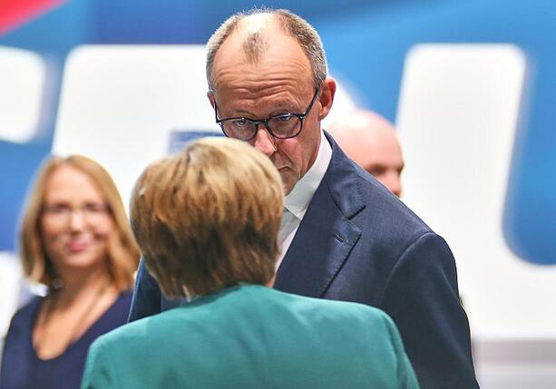 Bild vergr&ouml;&szlig;ern: Merz sieht Parteitagsbesuch von Angela Merkel als Bereicherung