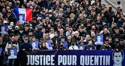 Tausende marschieren im Gedenken an ultrarechten Aktivisten durch Lyon